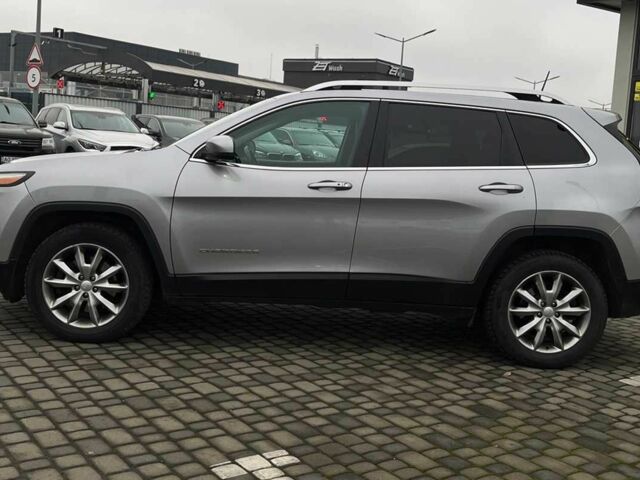 Серый Джип Чероки, объемом двигателя 2.4 л и пробегом 173 тыс. км за 16000 $, фото 3 на Automoto.ua