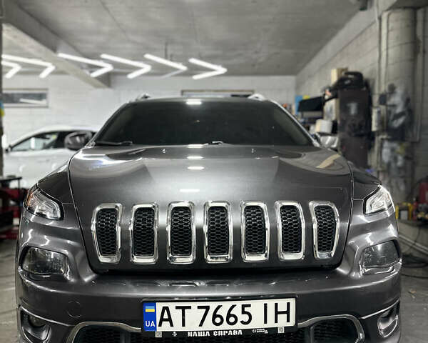 Серый Джип Чероки, объемом двигателя 3.24 л и пробегом 201 тыс. км за 16300 $, фото 99 на Automoto.ua