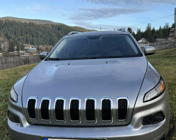 Серый Джип Чероки, объемом двигателя 3.24 л и пробегом 144 тыс. км за 17000 $, фото 9 на Automoto.ua