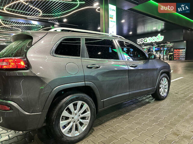 Серый Джип Чероки, объемом двигателя 3.24 л и пробегом 201 тыс. км за 16300 $, фото 40 на Automoto.ua
