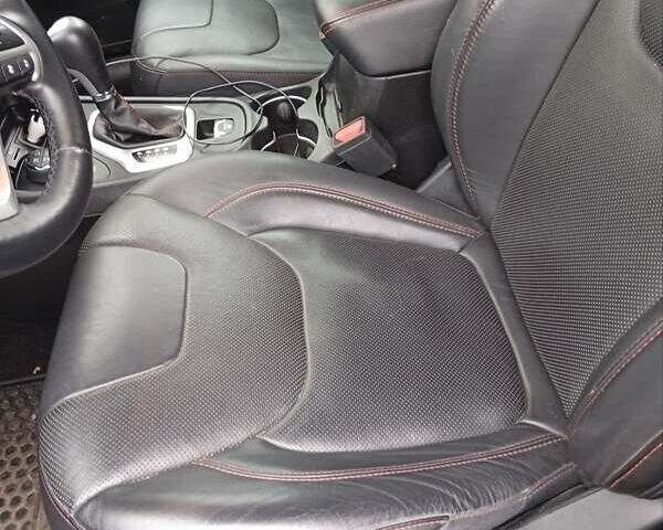 Серый Джип Чероки, объемом двигателя 3.24 л и пробегом 53 тыс. км за 20000 $, фото 6 на Automoto.ua