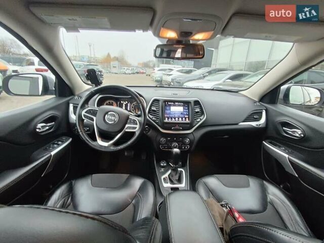 Серый Джип Чероки, объемом двигателя 2.36 л и пробегом 106 тыс. км за 16600 $, фото 13 на Automoto.ua