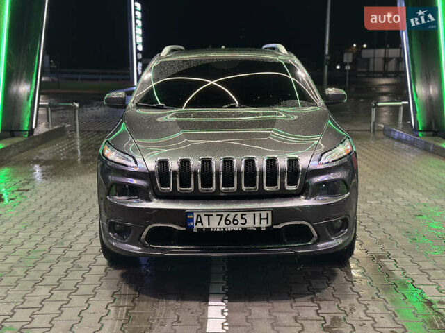 Серый Джип Чероки, объемом двигателя 3.24 л и пробегом 201 тыс. км за 16300 $, фото 3 на Automoto.ua