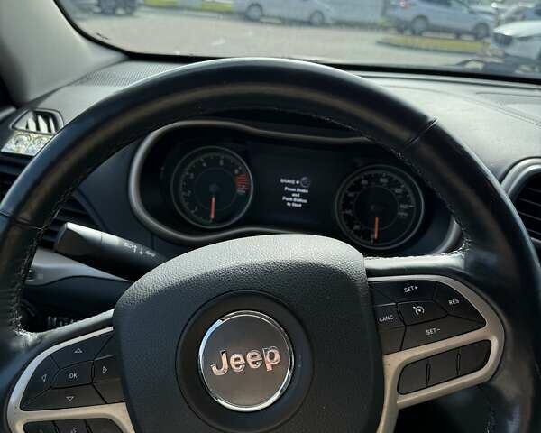 Серый Джип Чероки, объемом двигателя 2.36 л и пробегом 170 тыс. км за 15500 $, фото 7 на Automoto.ua