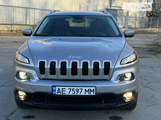 Сірий Джип Cherokee, об'ємом двигуна 2.36 л та пробігом 76 тис. км за 16500 $, фото 20 на Automoto.ua