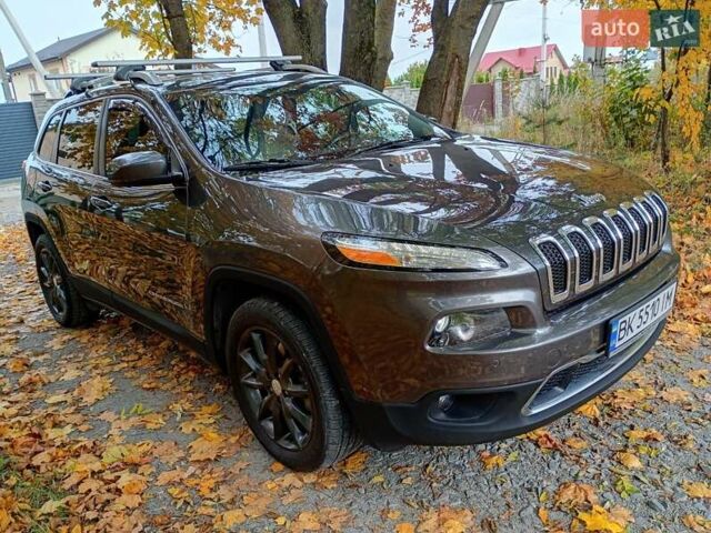 Джип Cherokee 2017 у Рівному на Automoto.ua Сірий Джип Cherokee, об'ємом двигуна 3.24 л та пробігом 127 тис. км за 13700 $, фото 1 на Automoto.ua