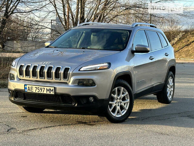 Сірий Джип Cherokee, об'ємом двигуна 2.36 л та пробігом 76 тис. км за 16500 $, фото 1 на Automoto.ua