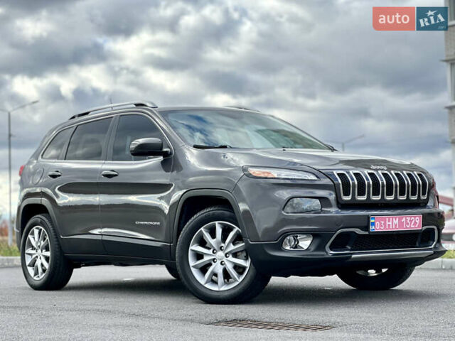 Джип Cherokee 2017 у Вінниці на Automoto.ua Сірий Джип Cherokee, об'ємом двигуна 2.4 л та пробігом 136 тис. км за 16777 $, фото 32 на Automoto.ua