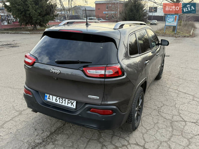 Серый Джип Чероки, объемом двигателя 2.36 л и пробегом 202 тыс. км за 12400 $, фото 7 на Automoto.ua