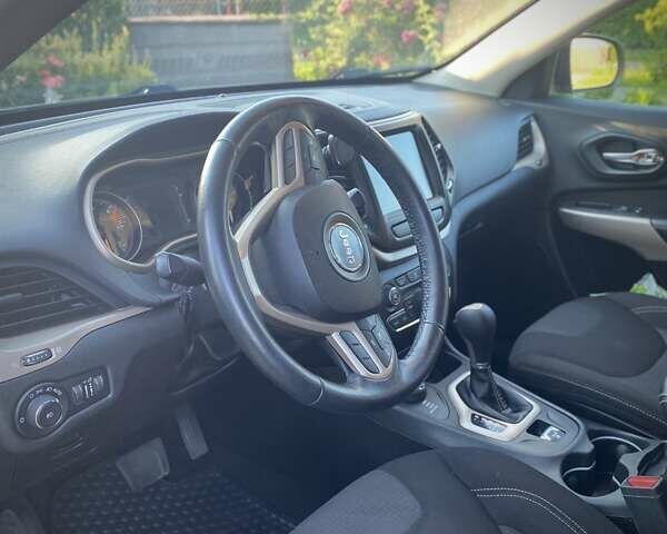 Сірий Джип Cherokee, об'ємом двигуна 2.36 л та пробігом 139 тис. км за 13500 $, фото 12 на Automoto.ua