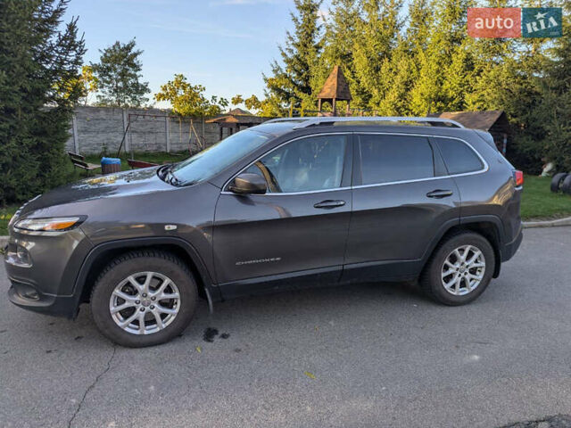 Серый Джип Чероки, объемом двигателя 2.36 л и пробегом 140 тыс. км за 16300 $, фото 6 на Automoto.ua