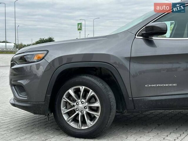 Сірий Джип Cherokee, об'ємом двигуна 3.24 л та пробігом 141 тис. км за 16799 $, фото 4 на Automoto.ua
