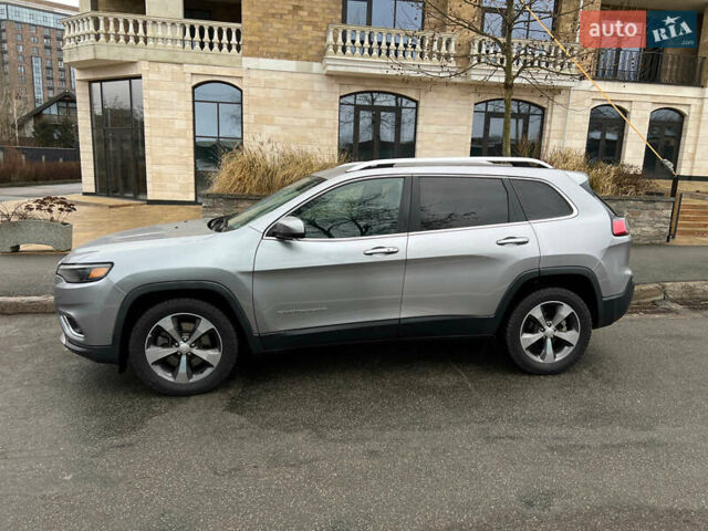 Серый Джип Чероки, объемом двигателя 2.4 л и пробегом 123 тыс. км за 18500 $, фото 6 на Automoto.ua