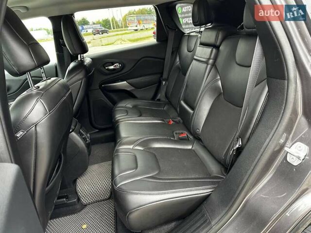 Сірий Джип Cherokee, об'ємом двигуна 3.24 л та пробігом 141 тис. км за 16799 $, фото 27 на Automoto.ua