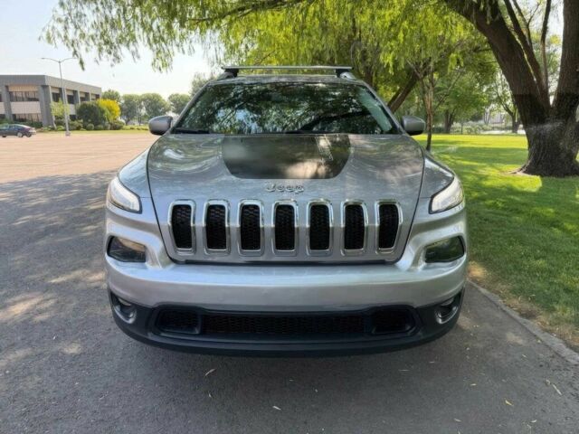 Сірий Джип Cherokee, об'ємом двигуна 2.4 л та пробігом 63 тис. км за 8300 $, фото 1 на Automoto.ua