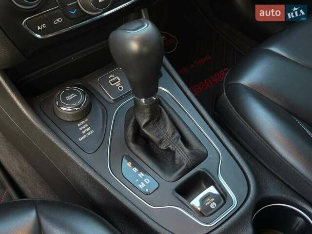 Серый Джип Чероки, объемом двигателя 2.36 л и пробегом 149 тыс. км за 16900 $, фото 33 на Automoto.ua