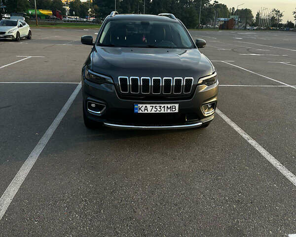Джип Чероки 2018 в Киеве на Automoto.ua Серый Джип Чероки, объемом двигателя 3.24 л и пробегом 219 тыс. км за 16750 $, фото 5 на Automoto.ua