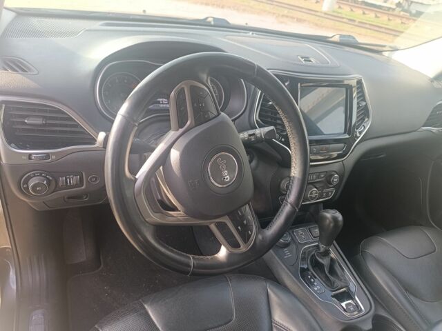 Серый Джип Чероки, объемом двигателя 3 л и пробегом 121 тыс. км за 17700 $, фото 6 на Automoto.ua