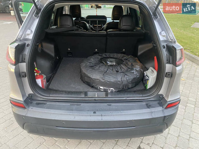 Серый Джип Чероки, объемом двигателя 2.36 л и пробегом 176 тыс. км за 16200 $, фото 24 на Automoto.ua