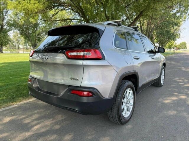 Сірий Джип Cherokee, об'ємом двигуна 2.4 л та пробігом 63 тис. км за 8300 $, фото 6 на Automoto.ua