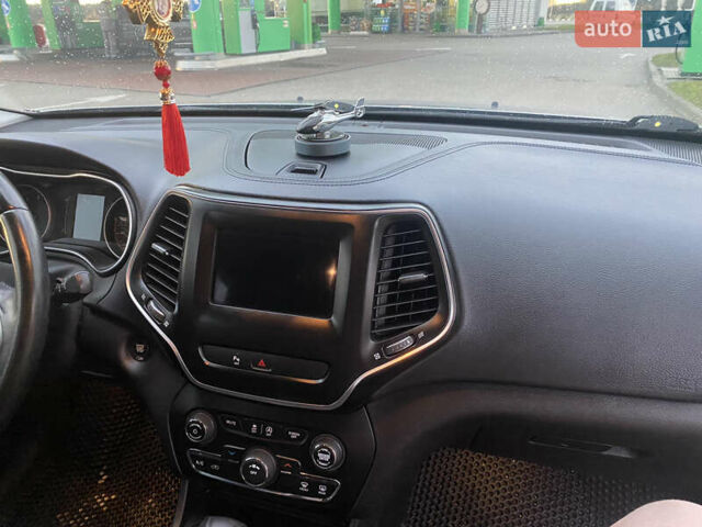 Серый Джип Чероки, объемом двигателя 2.36 л и пробегом 176 тыс. км за 16200 $, фото 14 на Automoto.ua