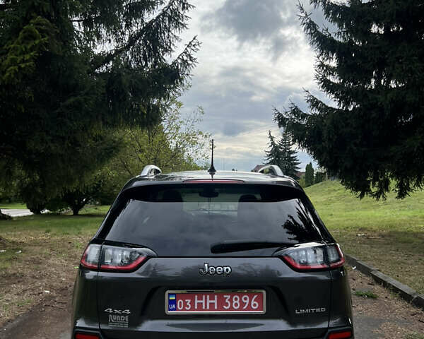 Серый Джип Чероки, объемом двигателя 3.2 л и пробегом 225 тыс. км за 15000 $, фото 3 на Automoto.ua