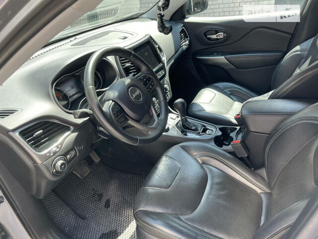 Сірий Джип Cherokee, об'ємом двигуна 3.2 л та пробігом 112 тис. км за 23800 $, фото 8 на Automoto.ua