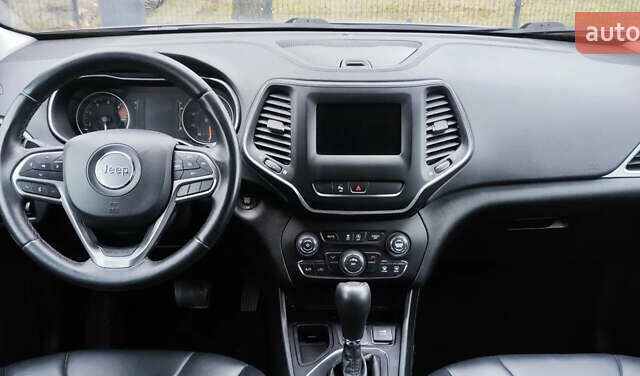 Сірий Джип Cherokee, об'ємом двигуна 2.36 л та пробігом 140 тис. км за 16200 $, фото 3 на Automoto.ua