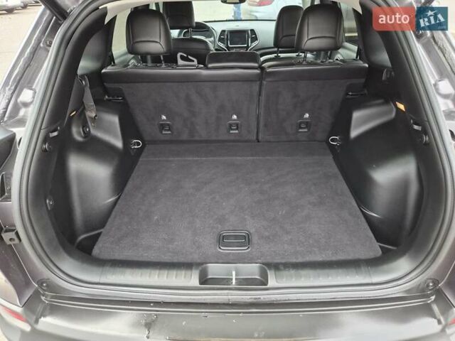 Серый Джип Чероки, объемом двигателя 3.24 л и пробегом 182 тыс. км за 15600 $, фото 13 на Automoto.ua