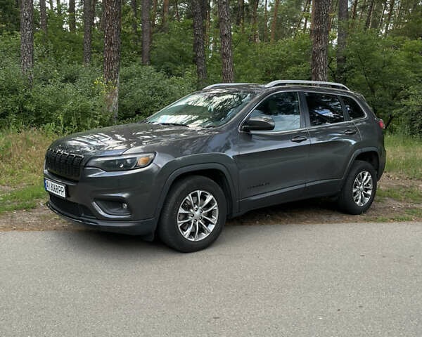 Джип Чероки 2018 в Киеве на Automoto.ua Серый Джип Чероки, объемом двигателя 2.36 л и пробегом 205 тыс. км за 14500 $, фото 1 на Automoto.ua