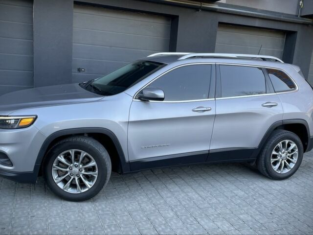 Серый Джип Чероки, объемом двигателя 2.4 л и пробегом 221 тыс. км за 16999 $, фото 3 на Automoto.ua