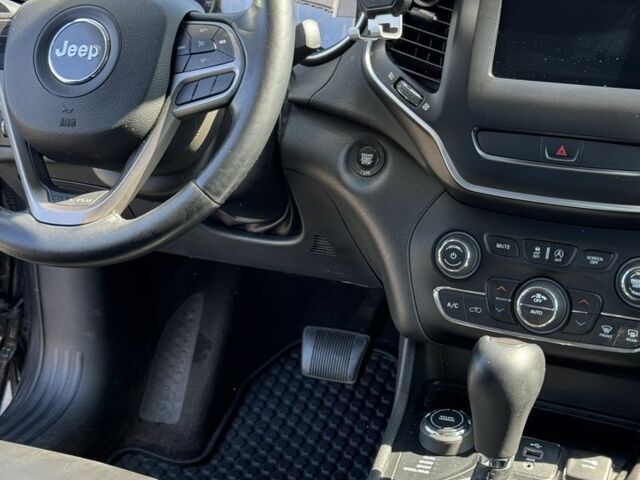 Сірий Джип Cherokee, об'ємом двигуна 2.4 л та пробігом 112 тис. км за 20700 $, фото 15 на Automoto.ua