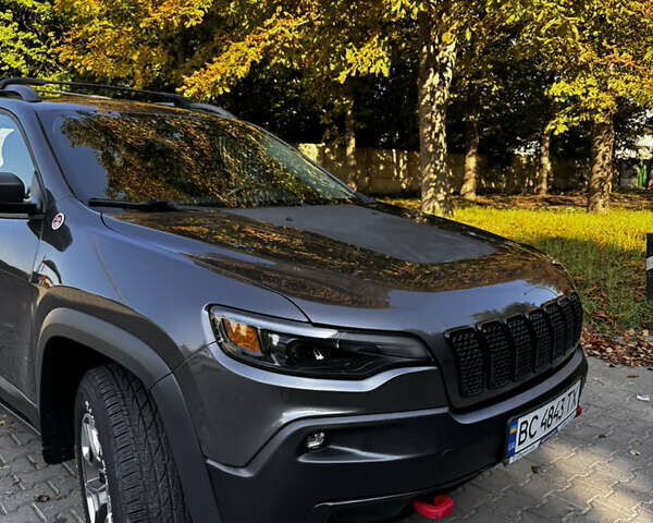 Сірий Джип Cherokee, об'ємом двигуна 3.24 л та пробігом 240 тис. км за 16000 $, фото 2 на Automoto.ua