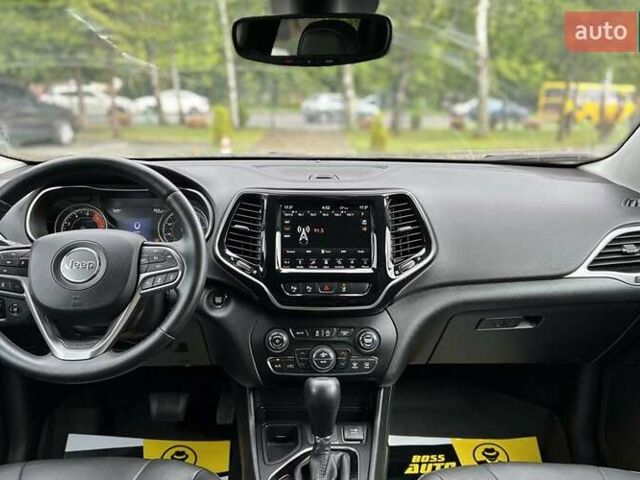 Сірий Джип Cherokee, об'ємом двигуна 2 л та пробігом 28 тис. км за 20690 $, фото 15 на Automoto.ua