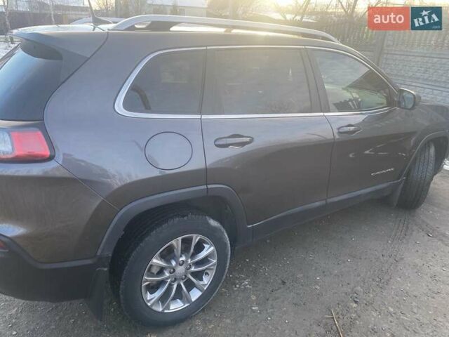 Серый Джип Чероки, объемом двигателя 2.36 л и пробегом 100 тыс. км за 18000 $, фото 4 на Automoto.ua