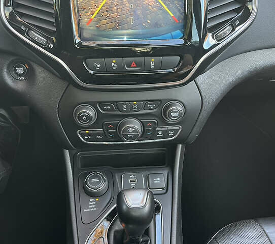 Серый Джип Чероки, объемом двигателя 3.24 л и пробегом 108 тыс. км за 19500 $, фото 52 на Automoto.ua