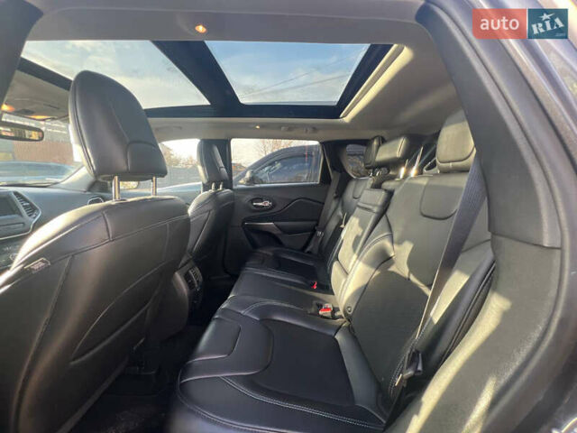 Серый Джип Чероки, объемом двигателя 2.36 л и пробегом 139 тыс. км за 16200 $, фото 10 на Automoto.ua