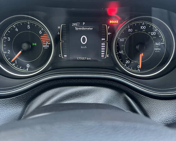 Серый Джип Чероки, объемом двигателя 2.36 л и пробегом 177 тыс. км за 16200 $, фото 16 на Automoto.ua