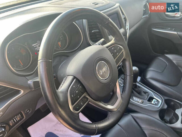 Серый Джип Чероки, объемом двигателя 2.36 л и пробегом 139 тыс. км за 16200 $, фото 17 на Automoto.ua