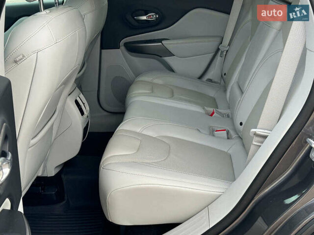 Серый Джип Чероки, объемом двигателя 3.2 л и пробегом 108 тыс. км за 21290 $, фото 19 на Automoto.ua