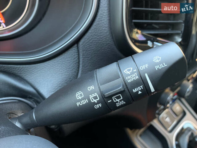 Сірий Джип Cherokee, об'ємом двигуна 2.36 л та пробігом 150 тис. км за 16600 $, фото 80 на Automoto.ua