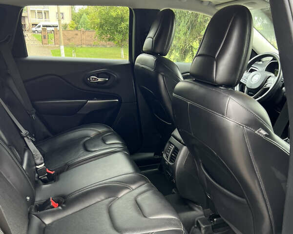 Серый Джип Чероки, объемом двигателя 3.2 л и пробегом 225 тыс. км за 15000 $, фото 14 на Automoto.ua