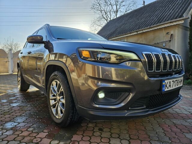 Сірий Джип Cherokee, об'ємом двигуна 0.24 л та пробігом 26 тис. км за 17900 $, фото 1 на Automoto.ua