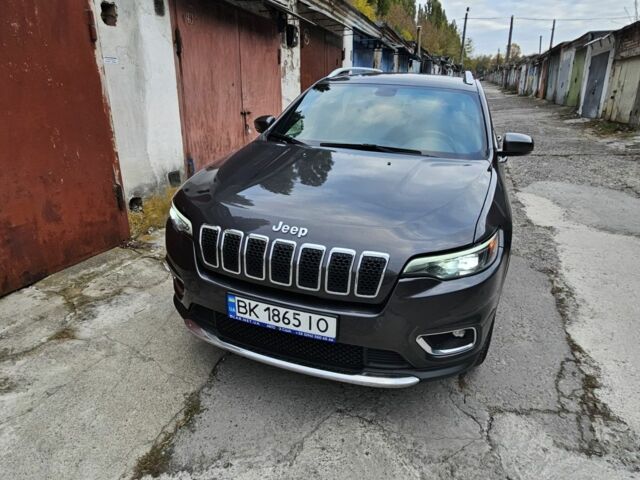 Джип Cherokee 2018 у Рівному на Automoto.ua Сірий Джип Cherokee, об'ємом двигуна 3.2 л та пробігом 150 тис. км за 18700 $, фото 6 на Automoto.ua