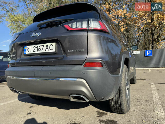 Серый Джип Чероки, объемом двигателя 3.24 л и пробегом 127 тыс. км за 22000 $, фото 4 на Automoto.ua