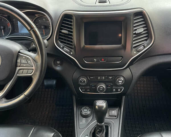 Сірий Джип Cherokee, об'ємом двигуна 2.36 л та пробігом 166 тис. км за 16700 $, фото 12 на Automoto.ua