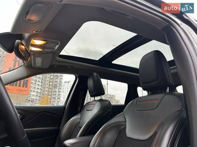 Сірий Джип Cherokee, об'ємом двигуна 3.24 л та пробігом 91 тис. км за 23290 $, фото 32 на Automoto.ua