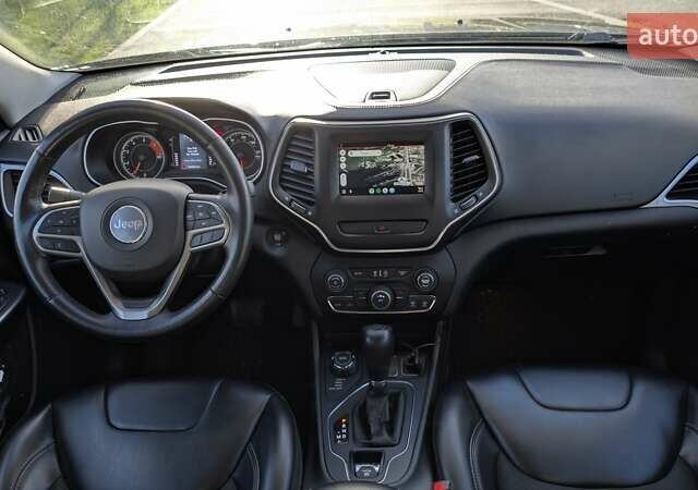 Сірий Джип Cherokee, об'ємом двигуна 2 л та пробігом 109 тис. км за 18700 $, фото 17 на Automoto.ua