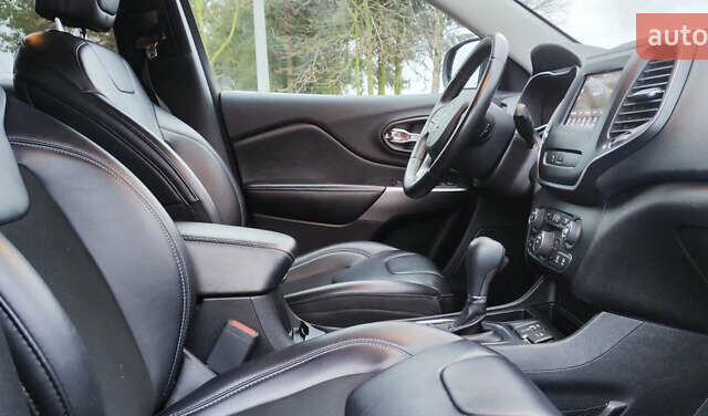 Сірий Джип Cherokee, об'ємом двигуна 2.36 л та пробігом 140 тис. км за 16200 $, фото 6 на Automoto.ua