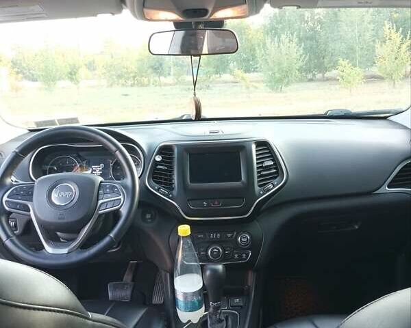 Серый Джип Чероки, объемом двигателя 2.36 л и пробегом 90 тыс. км за 18500 $, фото 6 на Automoto.ua